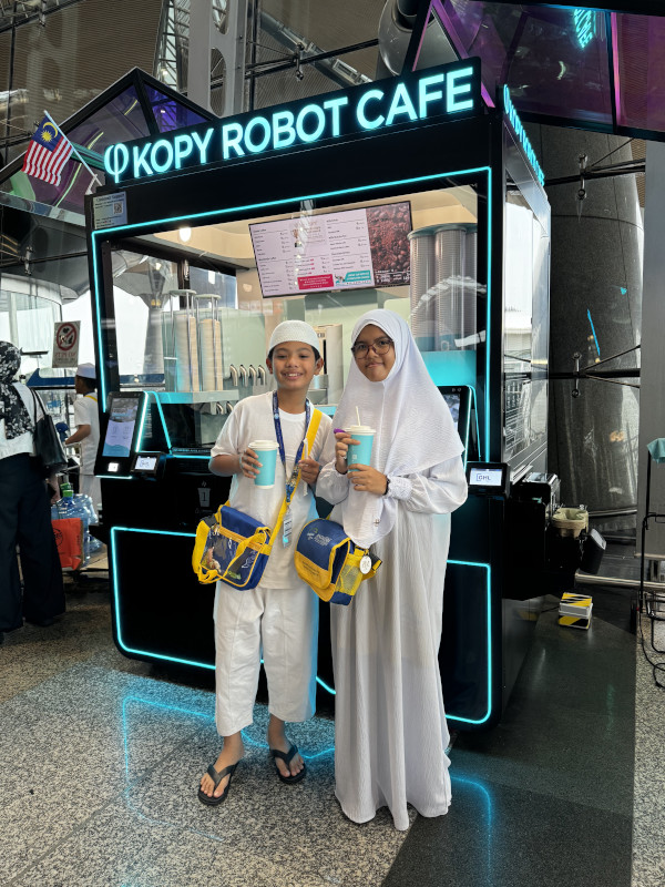 Happy kids at KLIA1